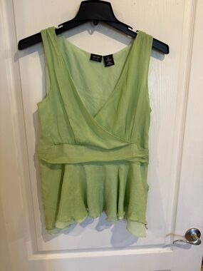 Nicole Miller y2k 2000s green sleeveless silk blouse shark bite hem size 16